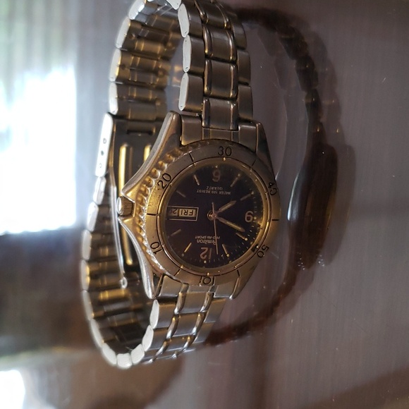 Armitron Water Resist - Picture 2 of 3